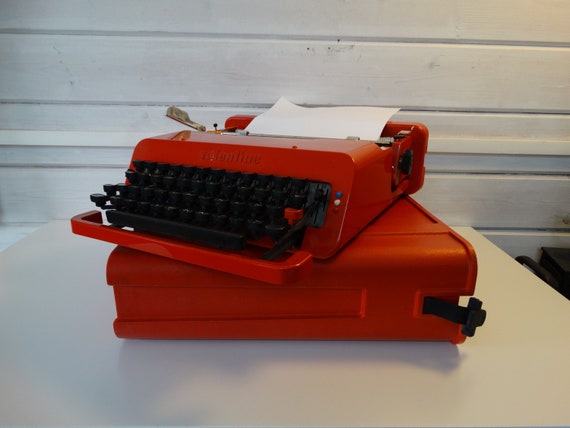 Lebber vintage® - Midcentury Olivetti Valentine typewriter, midcentury red typewriter, Perfect working, vintage portable typewriter