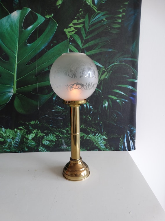 Lebber vintage® - Vintage brass candlestick with ornamented glass shade from Den Haan Rotterdam.