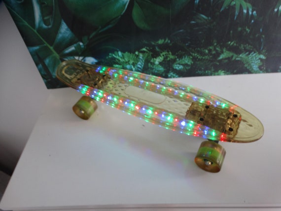 Lebber vintage® - Skateboard with LED lighting.