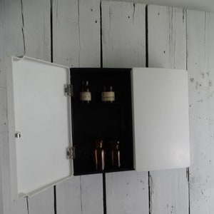 Lebber vintage® - 1960s White Italian Design BATHROOM or Medicine Cabinet &#39;Cervino&#39; by CM Torino