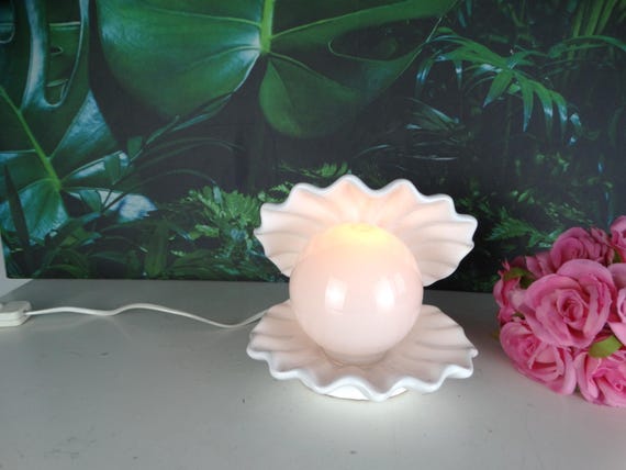 Lebber Vintage® - Mid-century vintage ceramic lamp, oyster with pearl/shell. Shell lamp/oyster lamp/shell, white ceramic shell.