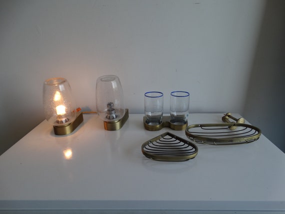 Lebber vintage® - Vintage bathroom lighting and bathroom set from the 70s, in brass.
