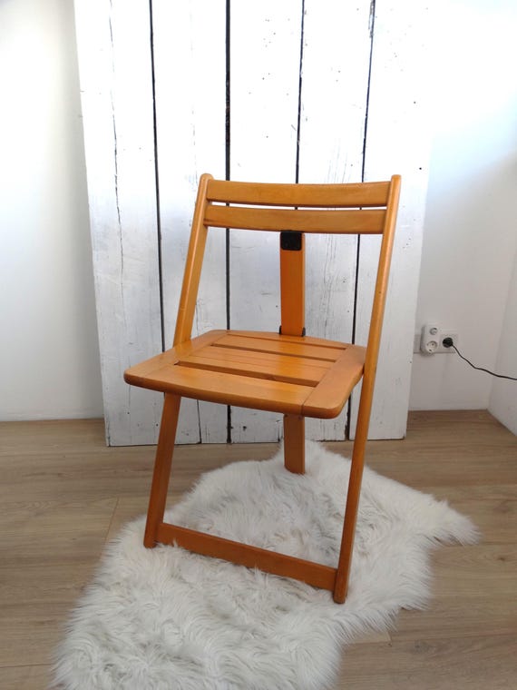 Lebber vintage® - Rare vintage folding chair with one back leg. 1970s