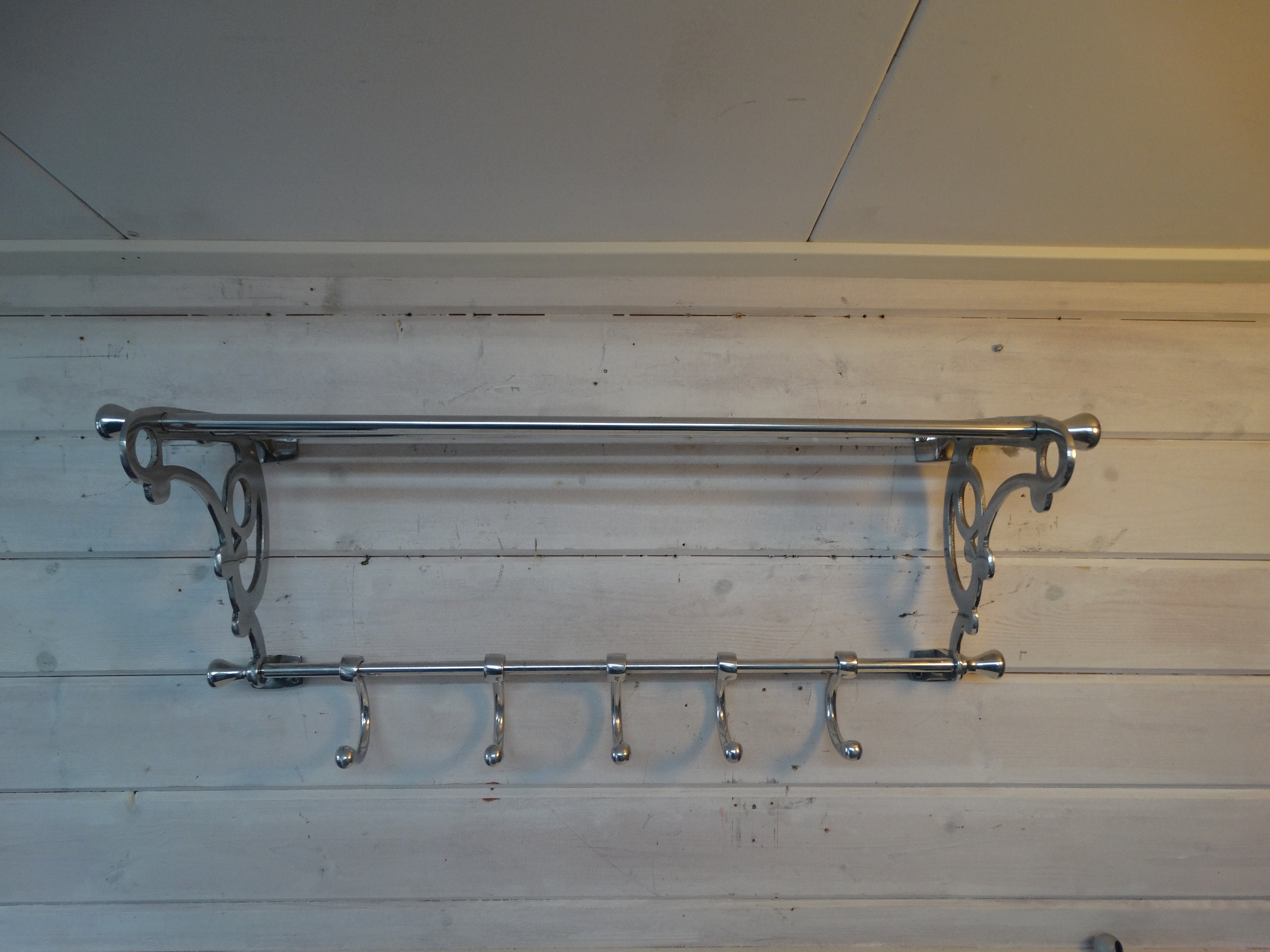 Lebber Vintage® Beautiful Wagon Coat Rack Made of Polished