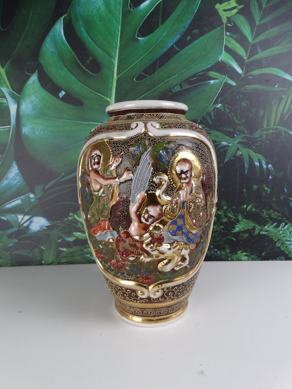 Lebber vintage® - Kinkozan Tsukuru Satsuma High Relief Vase, 1900 - 1920