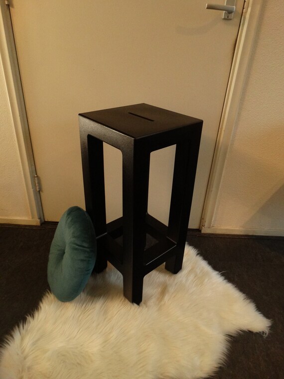 Lebber vintage® - Jut bar stool by Studio Vondom.