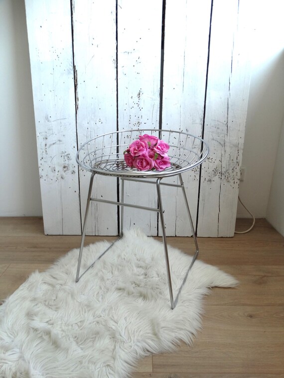 Lebber vintage® - Chrome Pastoe KM05 wire stool – Braakman & Dekker documented