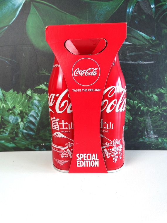 Lebber vintage - Japanese special edition Coca-Cola bottles. Mountain Fuji