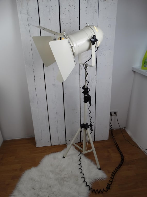 Lebber vintage® - Vintage studio lamp, industrial floor lamp, tripod lamp.