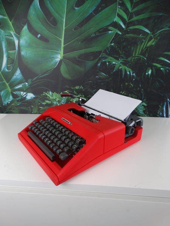 Lebber vintage® - Underwood 23 typewriter, original red typewriter, manual typewriter, working, vintage typewriter, qwerty.