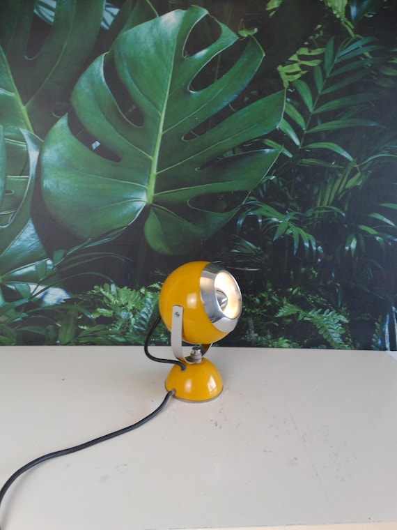 Lebber vintage® - Seventies eyeball spot, 1970s ball spot in yellow with chrome.