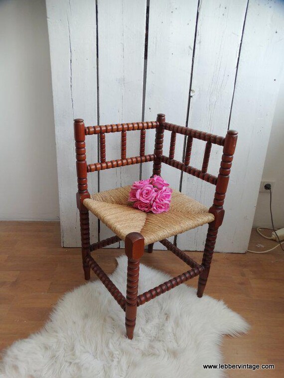 Lebber vintage® - Antique beech wooden hand-turned So-called Bobbin chair, with rush seat!