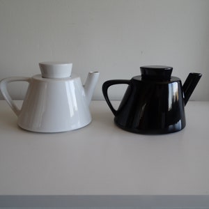 Lebber ヴィンテージ® - 1990 年代初頭の象徴的な Ikea Varme ティーポット - 重厚な炻器 - 素晴らしい状態 - 黒または白