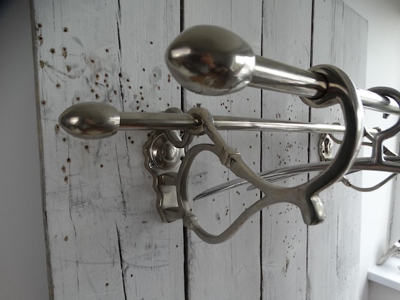 Lebber vintage® - Beautiful aluminium wagon coat rack, French train coat rack, art deco style practical and beautiful coat rack from Riviera Maison.