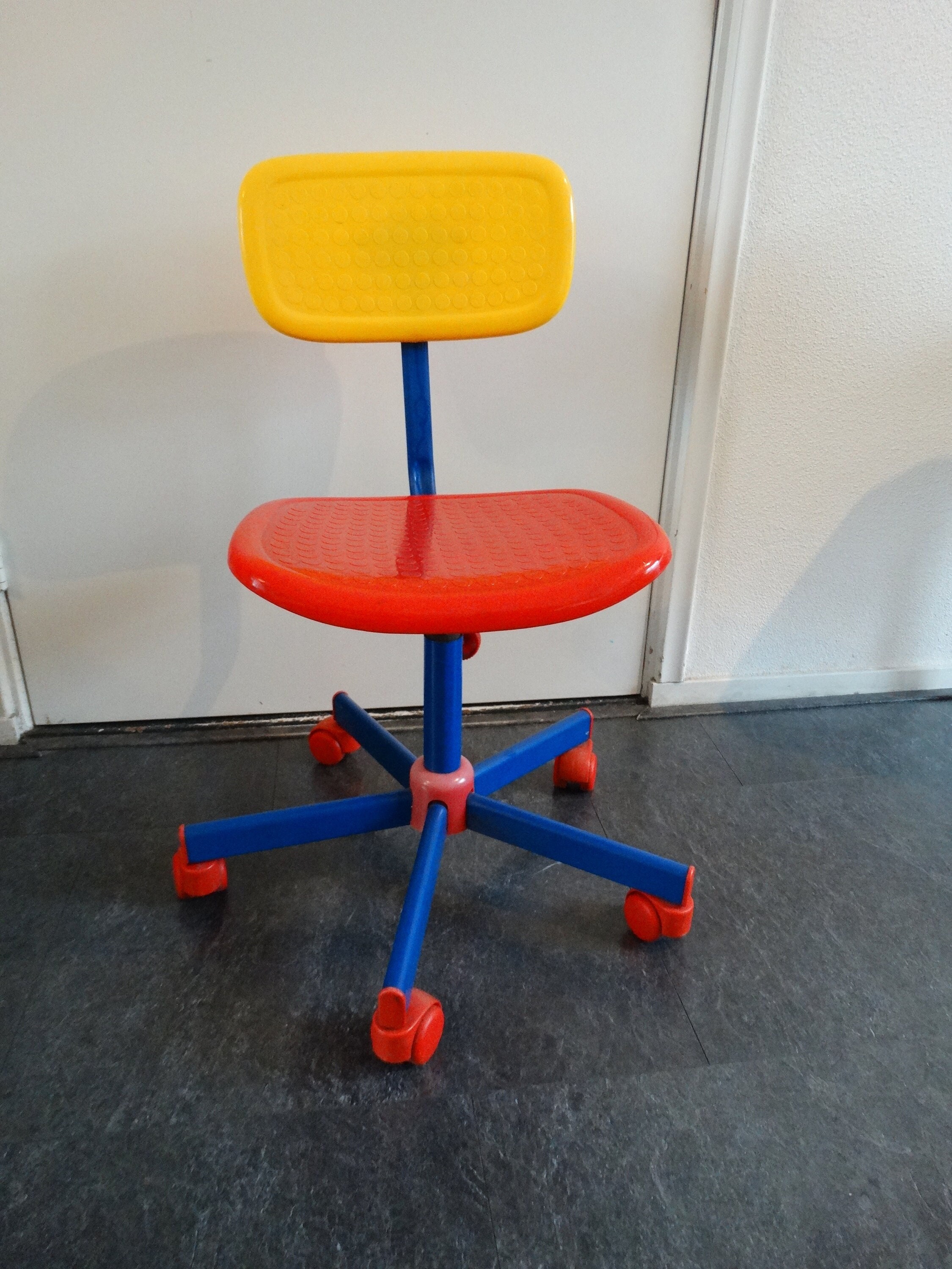 Ikea kids 2024 computer chair