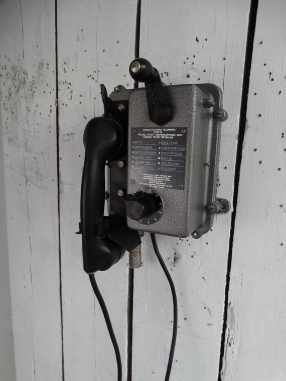 Lebber vintage® - Vintage Sound powered telephone type 76. Made in England.