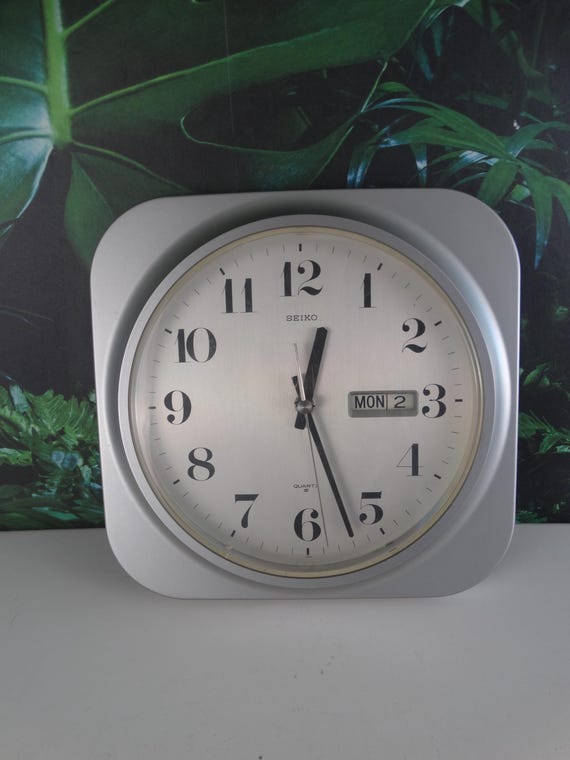 Lebber vintage® - Vintage Seiko wall clock from the 80s. Type QC204S