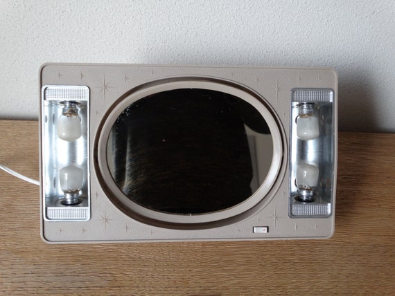 Lebber vintage® - Vintage make-up mirror from the fifties! Made in Hong Kong.