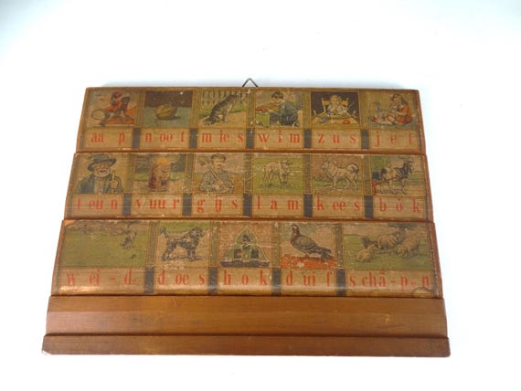 Lebber Vintage® - Monkey - Nut - Mies Reading Board. Hoogeveen improved reading board. J.B. Wolters.