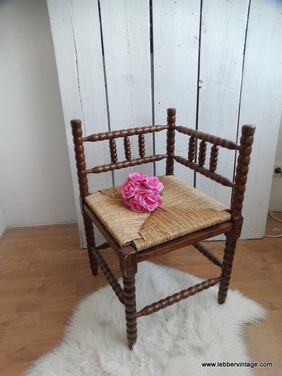 Lebber vintage® - Antique beech wooden hand-turned So-called Bobbin chair, with rush seat!