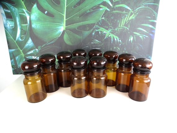 Lebber vintage® - Apothecary jar with domed detachable stopper, brown glassware 1970s | Storage jars, vintage brown glass. Made in Belgium