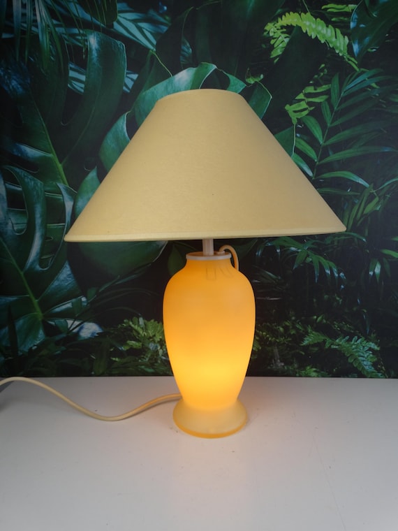 Lebber vintage® - Vintage SCE lpe Paola lamp, lighting in the shade and lighting in the base of the lamp.