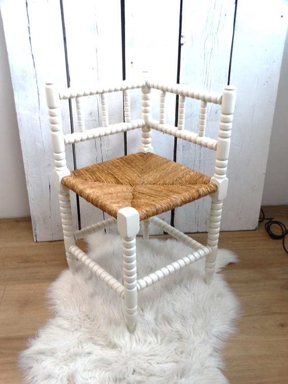 Lebber vintage® - Antique beech wood, hand-turned so-called Bobbin chair, with rush seat!