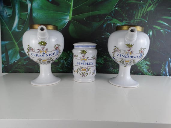 Lebber vintage® - Antique French apothecary faience earthenware jars and apothecary pot. Set of 3 pieces.