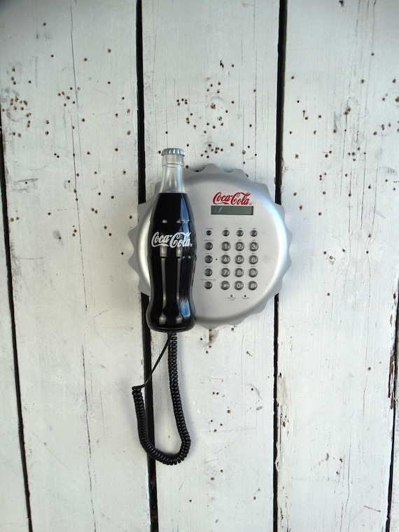 Lebber vintage® - Vintage COCA COLA TELEPHONE, designed as a coke bottle and cap, landline telephone from the 1980s, rare.