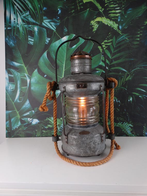 Lebber vintage® - Vintage XXL anchor lantern, completely original on petroleum. Anchor light.