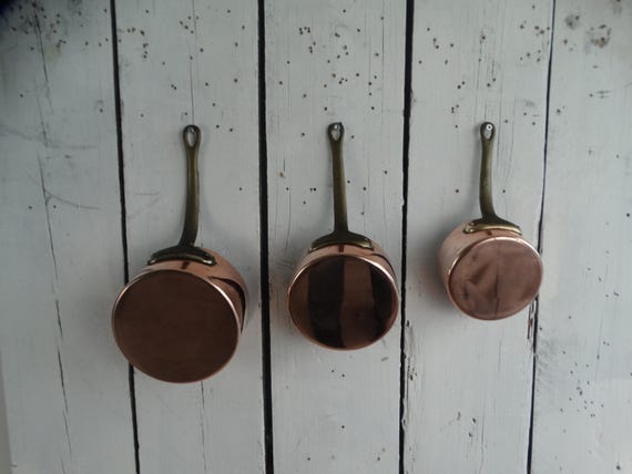 Lebber vintage® - Vintage French copper pots and pans with handles, set of 3.