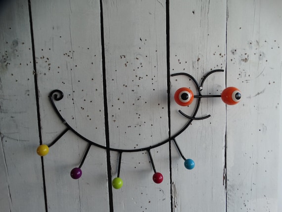 Lebber vintage® - Cool Vintage kids Coatrack Memphis design Caterpillar Multicolor 1990's design coatrack!