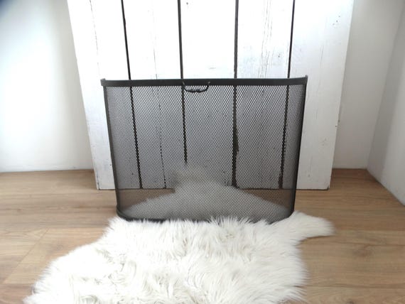 Lebber vintage® - Victorian curved fire screen iron.