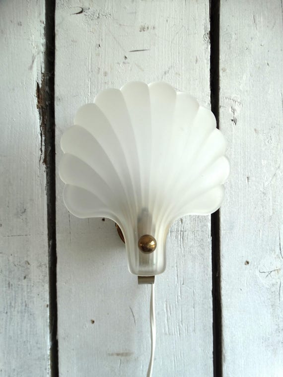 Lebber vintage® - Vintage shell lamp from lusterie De Knudt, Glass shell motif