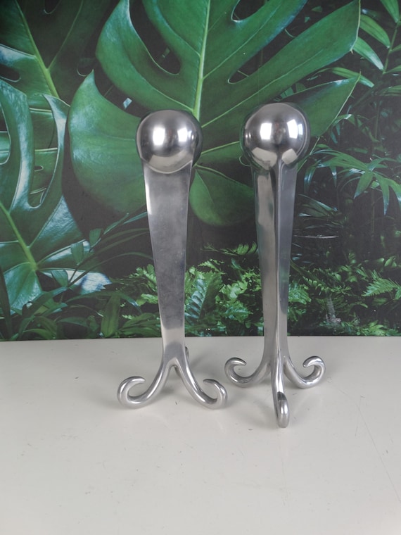 Lebber Vintage® - Two vintage octopussy candle holders. Made of aluminum. Dutch design.