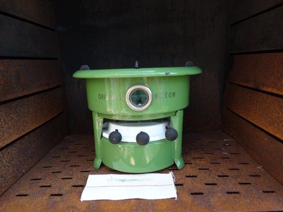 Lebber vintage® - Vintage Original Beccon petroleum stove. 3 pits. Green!