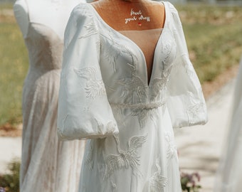 Amazing wedding Dress / Love Birds Wedding Dress / Eye-catching Wedding Dress / Embellished Wedding dress / Stylish Bride wedding Gown