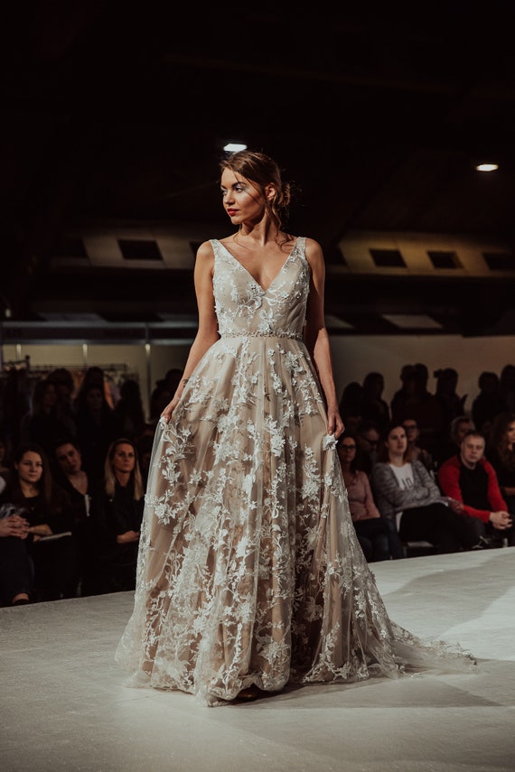 Robe de mariée nude hotsell
