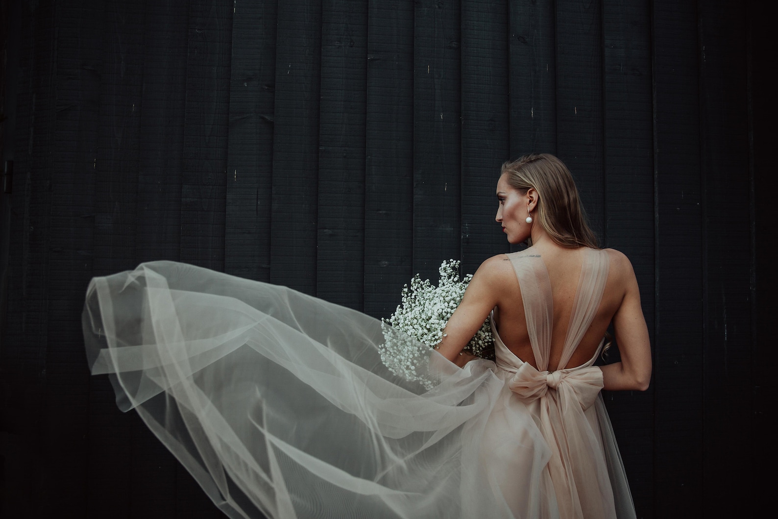Elegant Beige Wedding Dress Tulle for Timeless Bridal Elegance