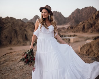 Boho Chiffon Wedding Dress With Beautiful Ruffles And Fine Straps/Summery Bohemian Wedding Gown in Ivory Colour