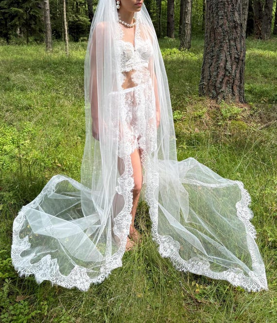 Lace Edge Bridal Veil, Long Ivory Tulle Wedding Veil - Etsy display picture 1