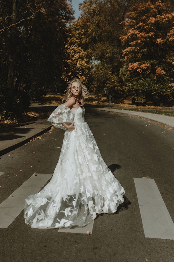 These Puff Sleeve Wedding Dresses Are A Masterclass In Style