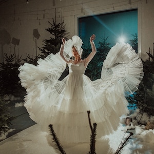 Voluminous Wedding Dress with Rich Tulle Skirt and Fine Lace Sleeves/Boho Handmade Wedding Dress with Long Sleeves and Grand Tulle