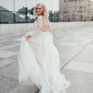 Robe de mariée volumineuse en tulle couleur lait avec doublure beige et dentelle délicate/robe de mariée d'été légère à manches longues image 6