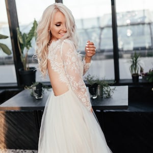 Robe de mariée volumineuse en tulle couleur lait avec doublure beige et dentelle délicate/robe de mariée d'été légère à manches longues image 5