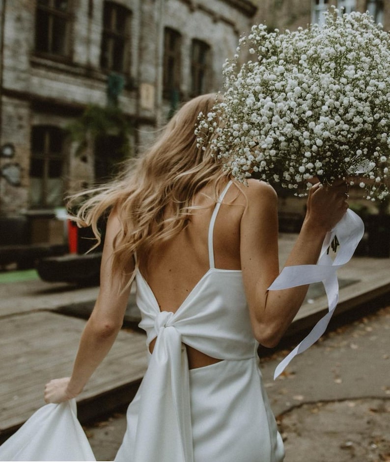 Robe de mariée Paparazzi nuisette ivoire à nœud dos et traîne