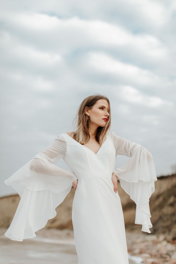 white christmas dresses Zapaka Women Vintage Ivory Chiffon Boho Wedding Dress with Lace Round Neck Short Sleeves Bridal Dress, Ivory / US26W main image 0