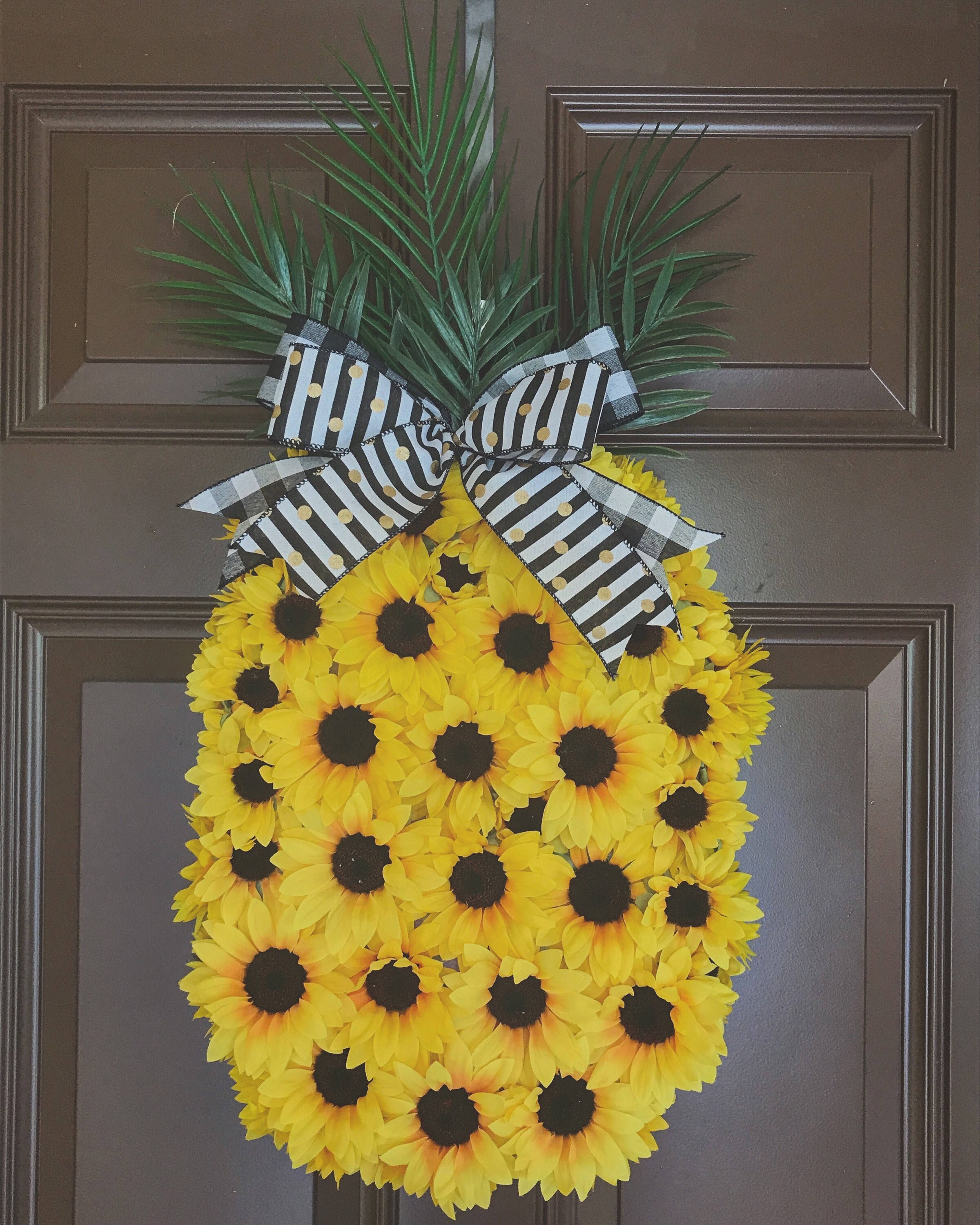 Pineapple wreath. Pineapple decor. Front door decor. Summer Etsy