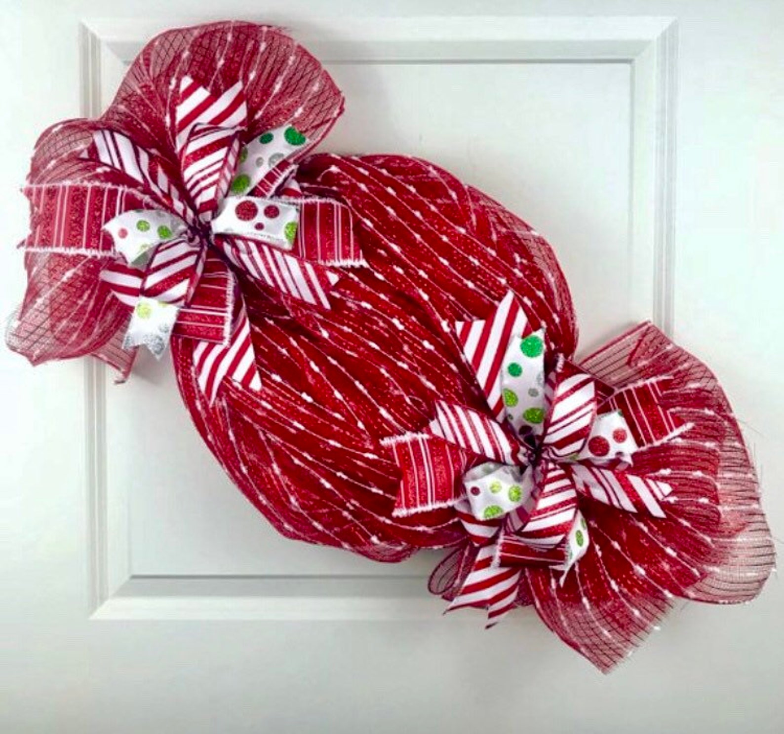 Christmas Wreath Tutorial. Candy Wreath. How to Make A Wreath. Etsy