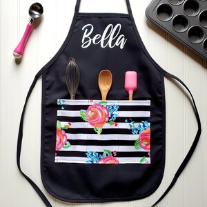 Personalized Tween Apron with 3 Pockets, Baking Party Favors, Cooking Party Favors, Baking Party Apron, Kid Apron, Custom Apron, Tween Apron